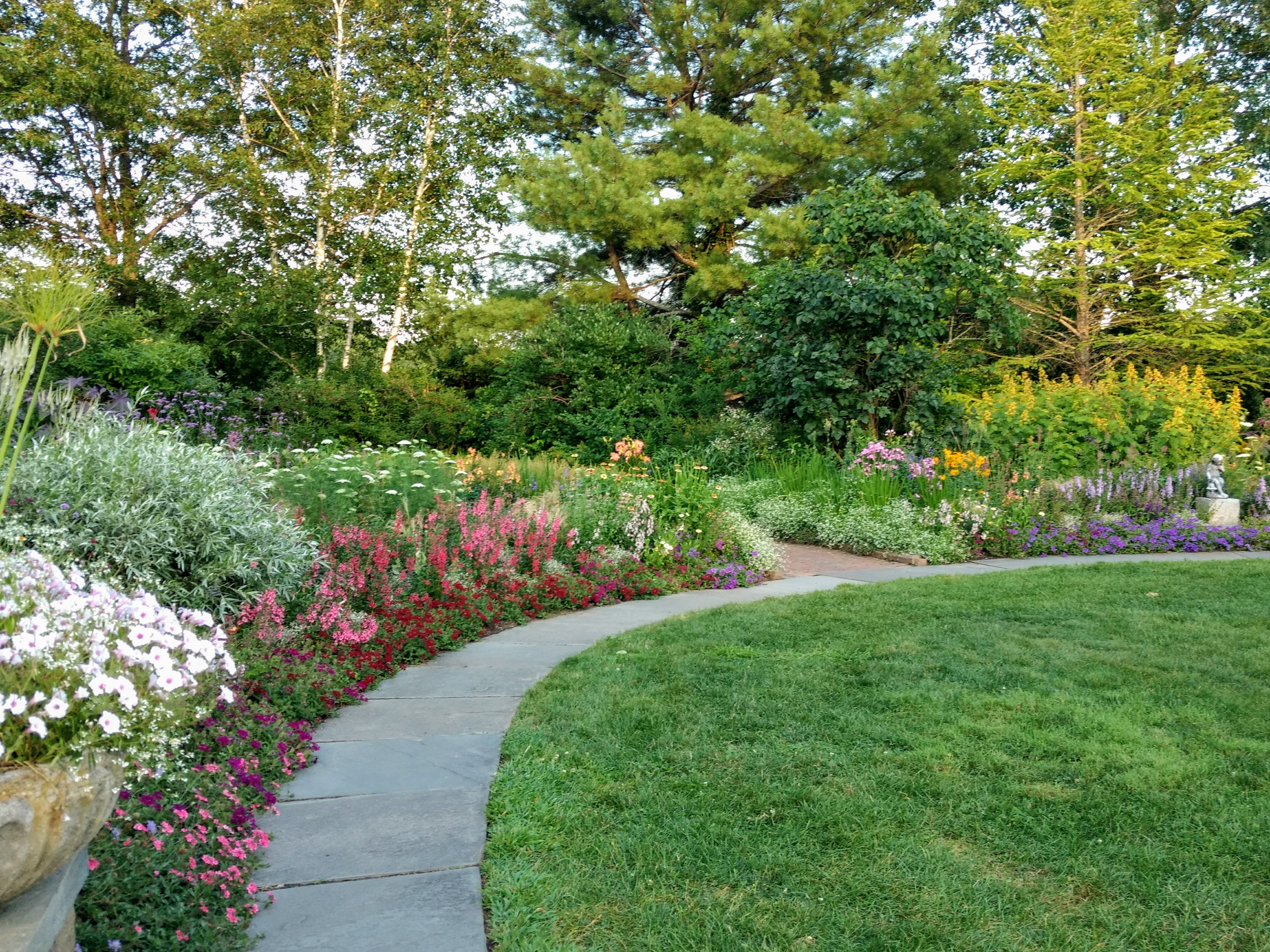 Благоустройство участка частного дома в Улан-Удэ и Республике Бурятия